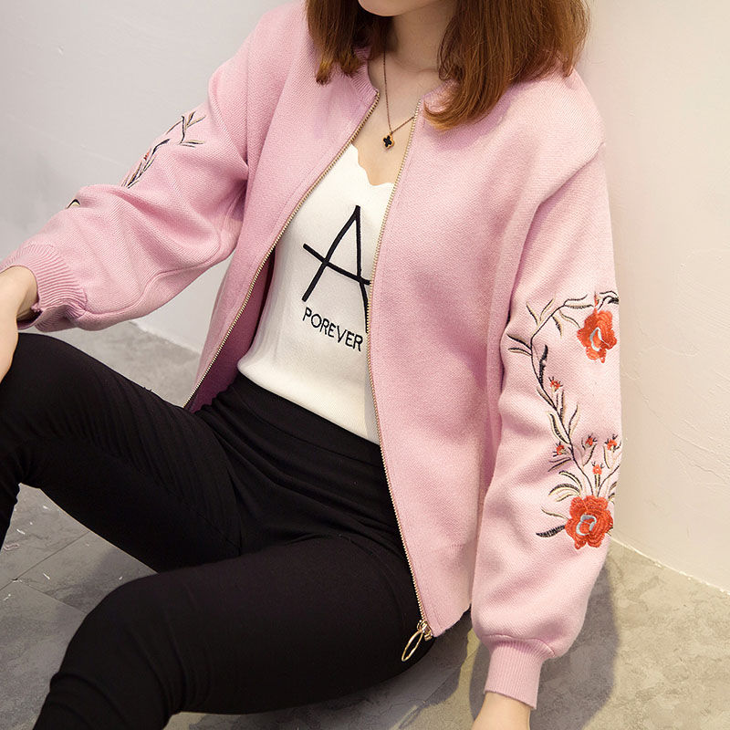 入秋别穿套装，今秋流行针织衫，搭不搭半裙都美的扎心