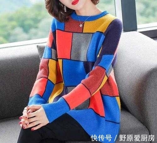  『女人』建议女人毛衣尽量不要搭裤子，瞧聪明女人的穿法，也太时髦洋气了