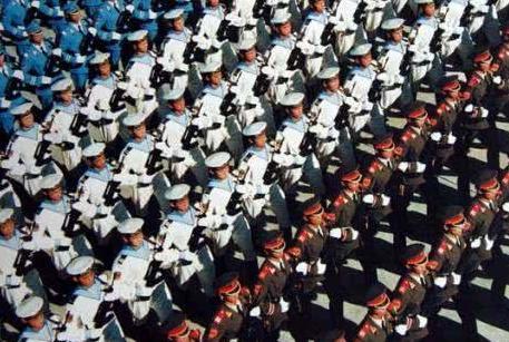 中国阅兵史上唯一的失误：无一人指责，还赢来全世界人的尊重！