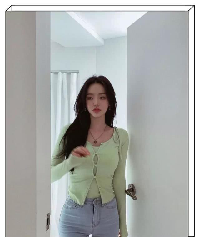  『穿成』为什么直男抵抗不了“又纯又欲”的女孩？因为穿成这样，真的超A