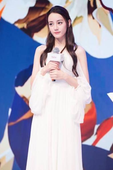 仙气白裙这样穿！颖宝气场两米八，赵丽颖美腻，热巴让人不再淡定