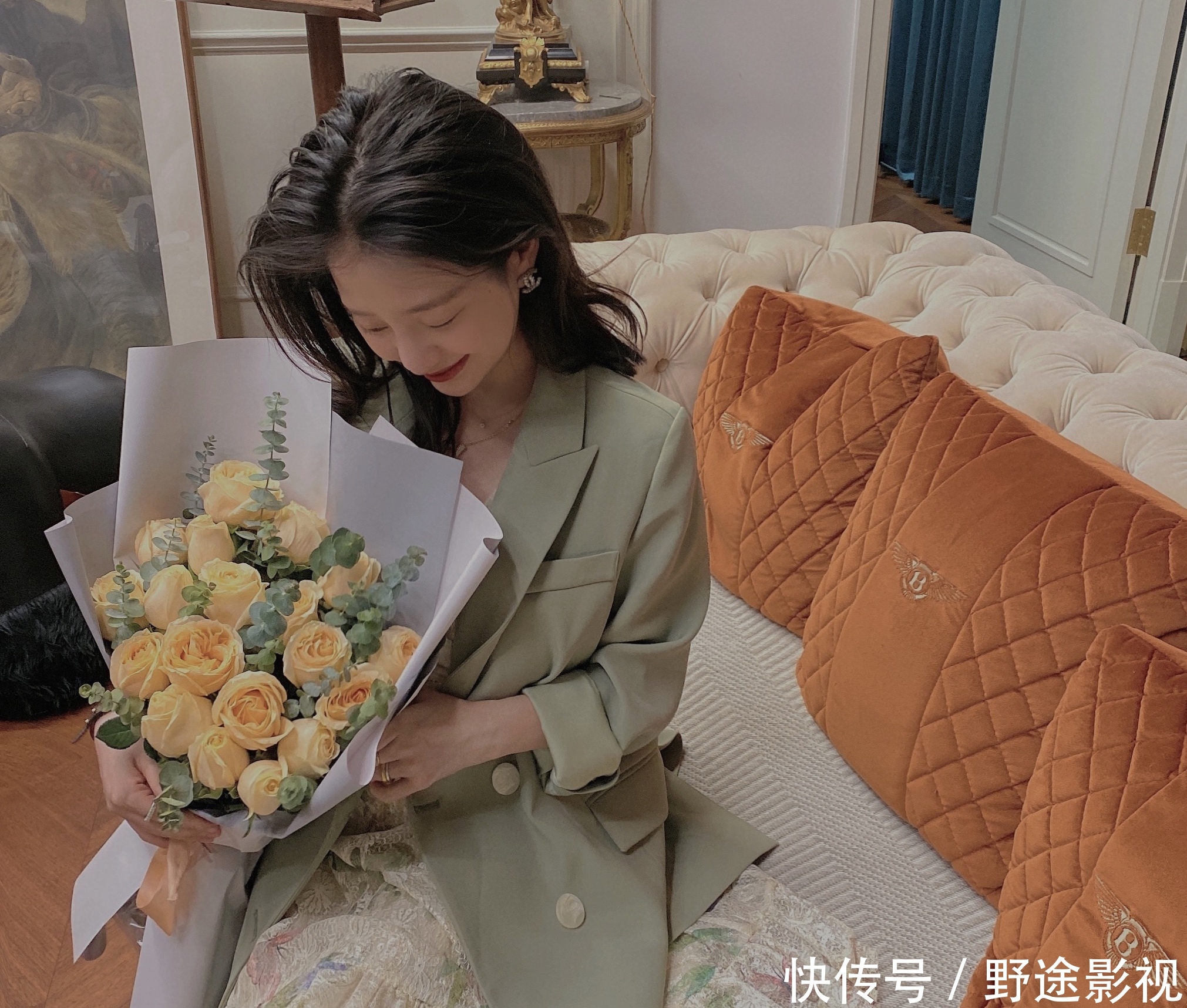  『大喜』网红大喜解锁小个子OL穿搭，气场与时髦兼具，20+瞎穿都好看