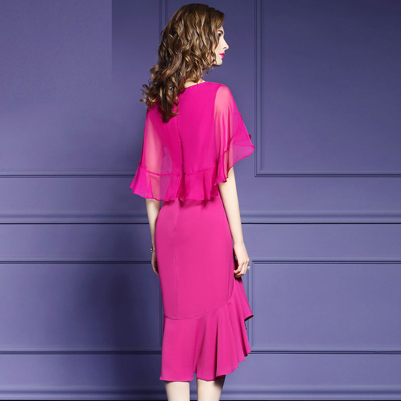 假如你身材还不错，建议穿这种包臀裙，哪个男人见了不着迷