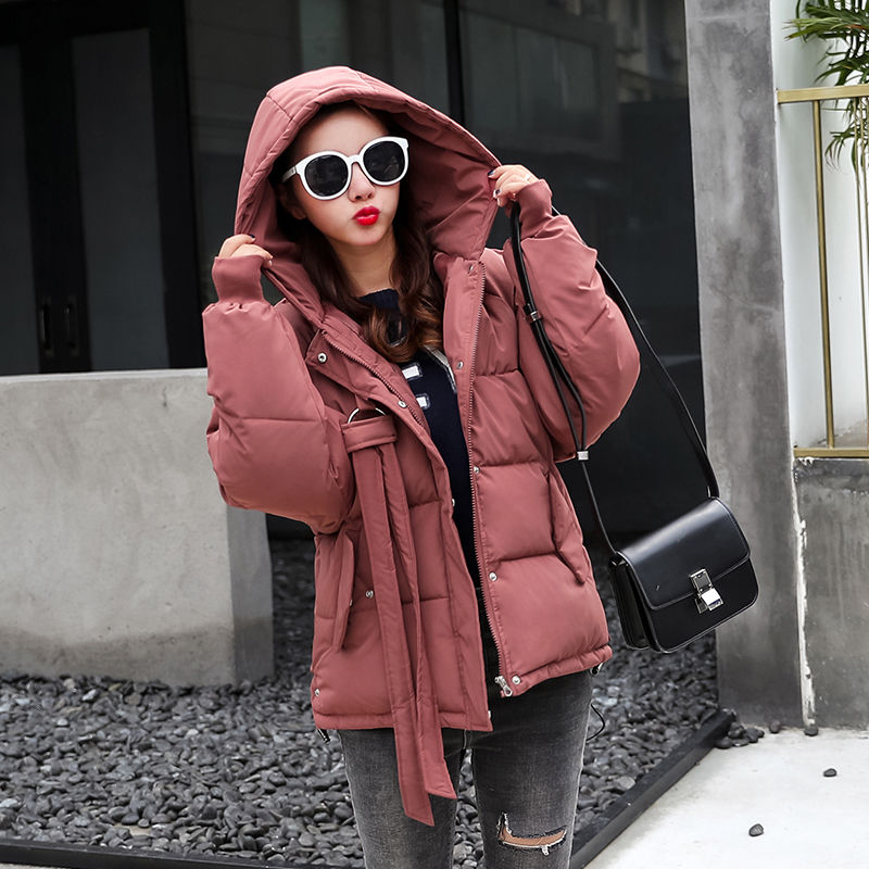 冬季还买死贵的皮草?今年流行穿羽绒服，保暖又洋气