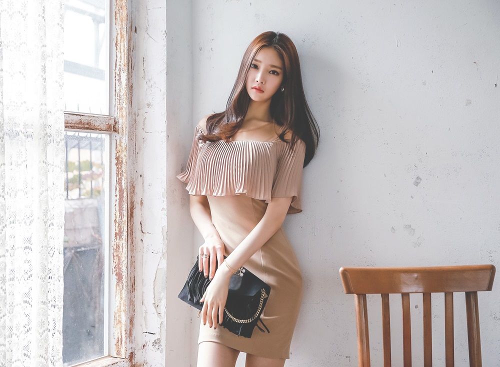 过往烟云化凡尘，万千美女皆浮云