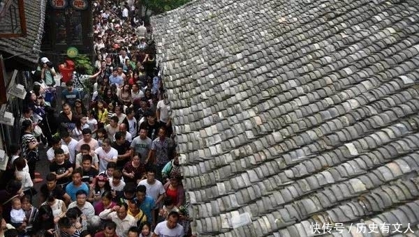 五一从全国各地传回来的照片，太可怕了