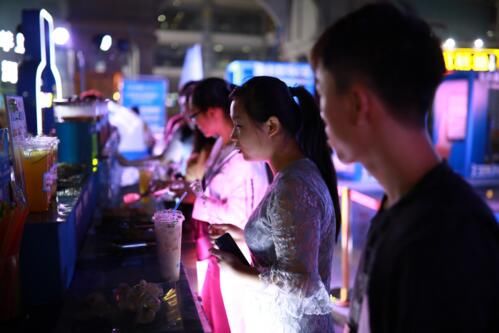 江小白移动小酒馆驶进厦门，时尚创意打造混饮新玩法