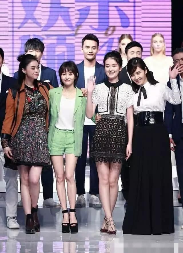 她们俩的高跟鞋你一双都穿不了，外国有LadyGaga中国有王子文