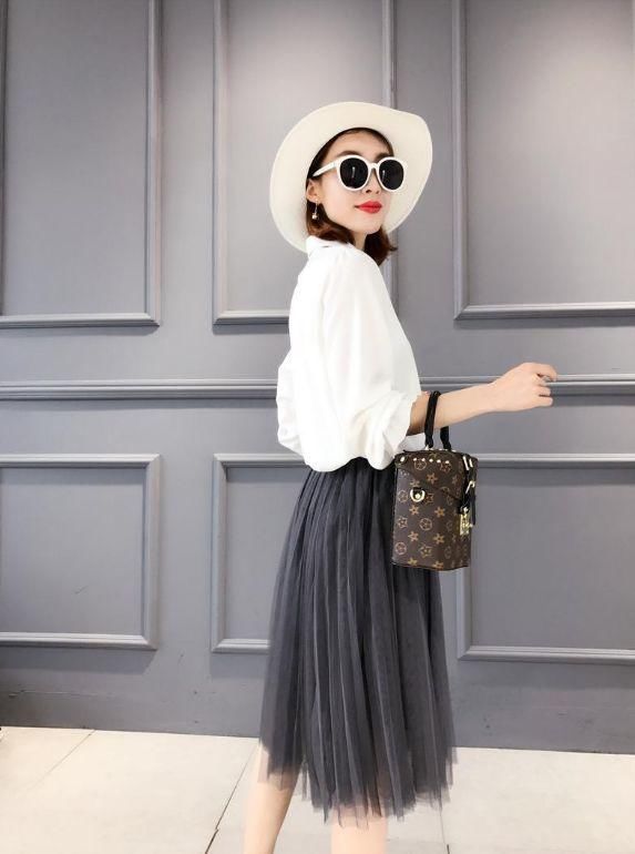 当蕾丝元素遇上半身裙，女人味十足，自带“仙气儿”