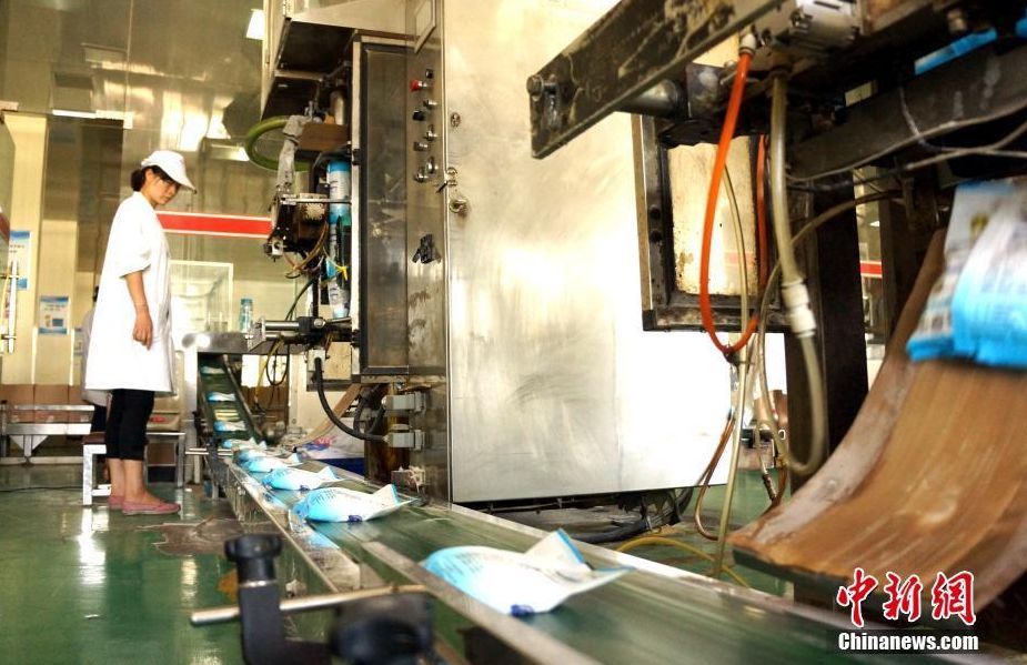 食盐有毒？“卖盐的是畜生”？很多人纷纷跑到超市”抢”盐了！这