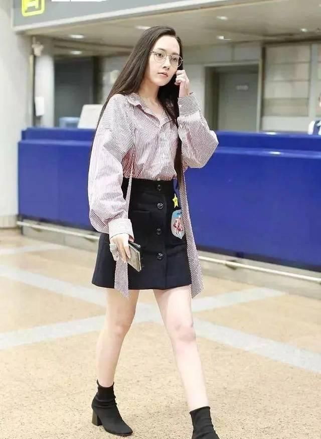  [少女]短裙和牛仔裤，哪个更减龄？