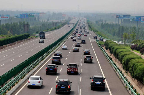 开车技术高不高，这三点就看得出来，掌握了才算得上老司机