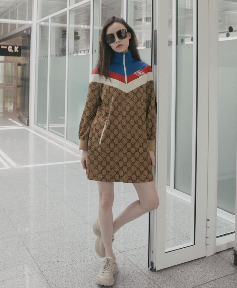 倪妮的腿也太长了吧，走路迈步子快1米，一般人劈叉都追不上！