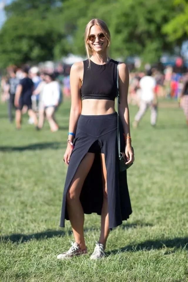 夏天女生穿什么显高显腿长？这些时尚街拍穿搭教会你！