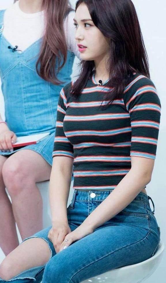 紧身裤不失风度，无论年岁大小都轻松驾驭，懒人的好搭配