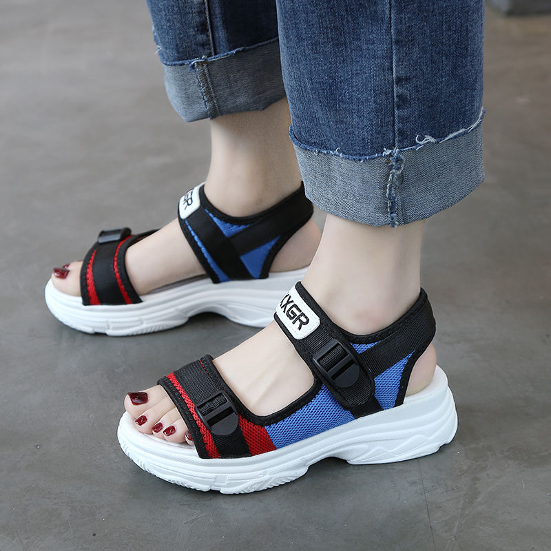 新发现一种女鞋:叫“软凉鞋”，比高跟鞋舒适，比平底鞋显气质