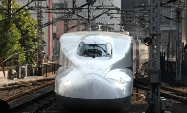  「全长」世界赚钱最快的高铁：全长1318千米，每天收入近一亿，