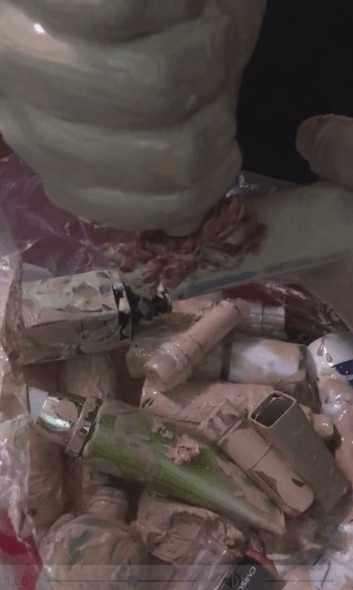 江苏男子讨厌女友化妆, 将其化妆品“糟蹋”网友称: 活着不好吗?