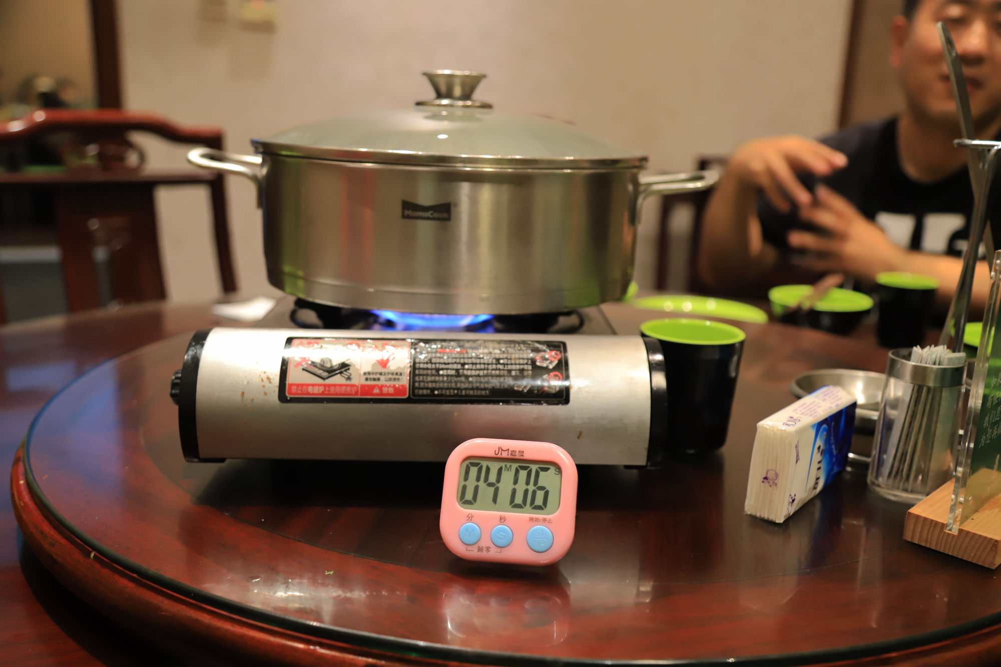 【遇上一座城】请到天涯海角来，一起去看比基尼大长腿的三亚微游