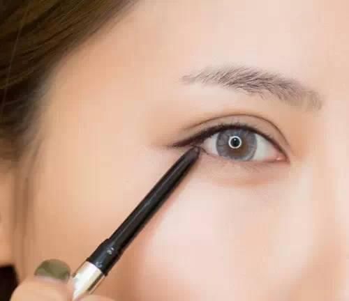 学昆凌“混血妆”,你也能遇到周董那样帅老公