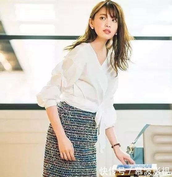 人到中年:高级日系穿搭走红: 人到中年之后, 穿出美丽优雅
