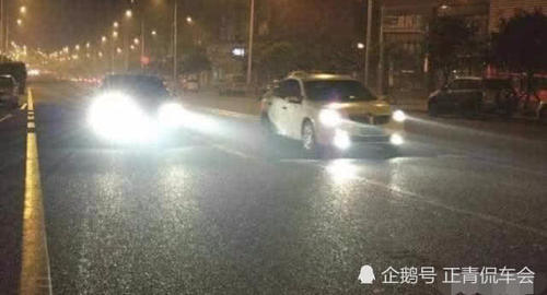 三下双闪是什么意思？老司机提醒：公认的三大灯语，安全又礼貌！