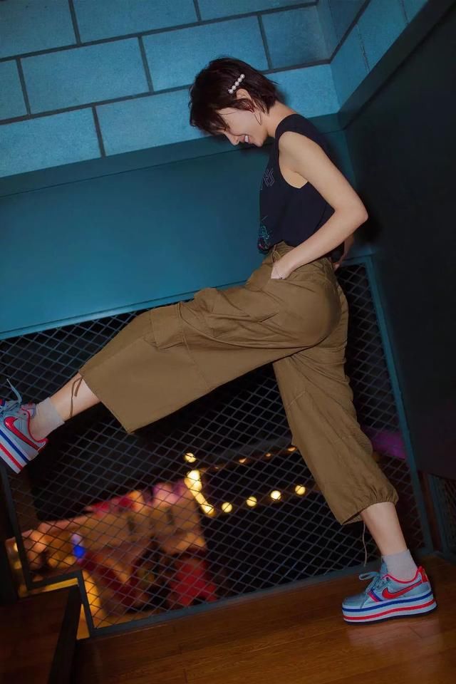 带发夹土味十足？周冬雨、赵丽颖众女星发夹造型，谁土谁时尚！