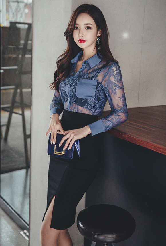 女神孙允珠，萤火藏花碧波海石花透明衬衫