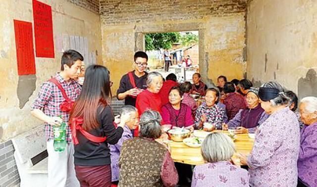 农村春节兴起5大怪象，农民感叹年味淡了，专家说：世道变了