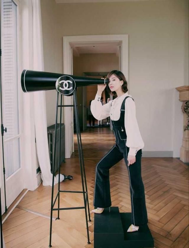 学生时代的刘诗诗朴素、美艳绝尘，如今的她穿着低调气质优雅！