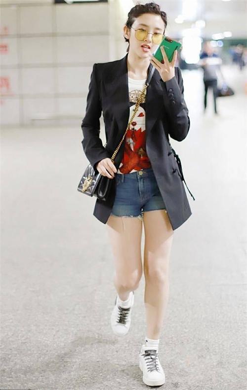 唐艺昕腿比刘亦菲宋茜还粗了，网友：之前说百斤就是胖，打脸了！