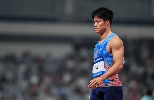 中国速度!苏炳添60米夺冠再破亚洲记录,成亚洲
