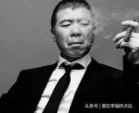 冯小刚微博回应逃亡谣言，却不小心出卖了范冰冰和葛优