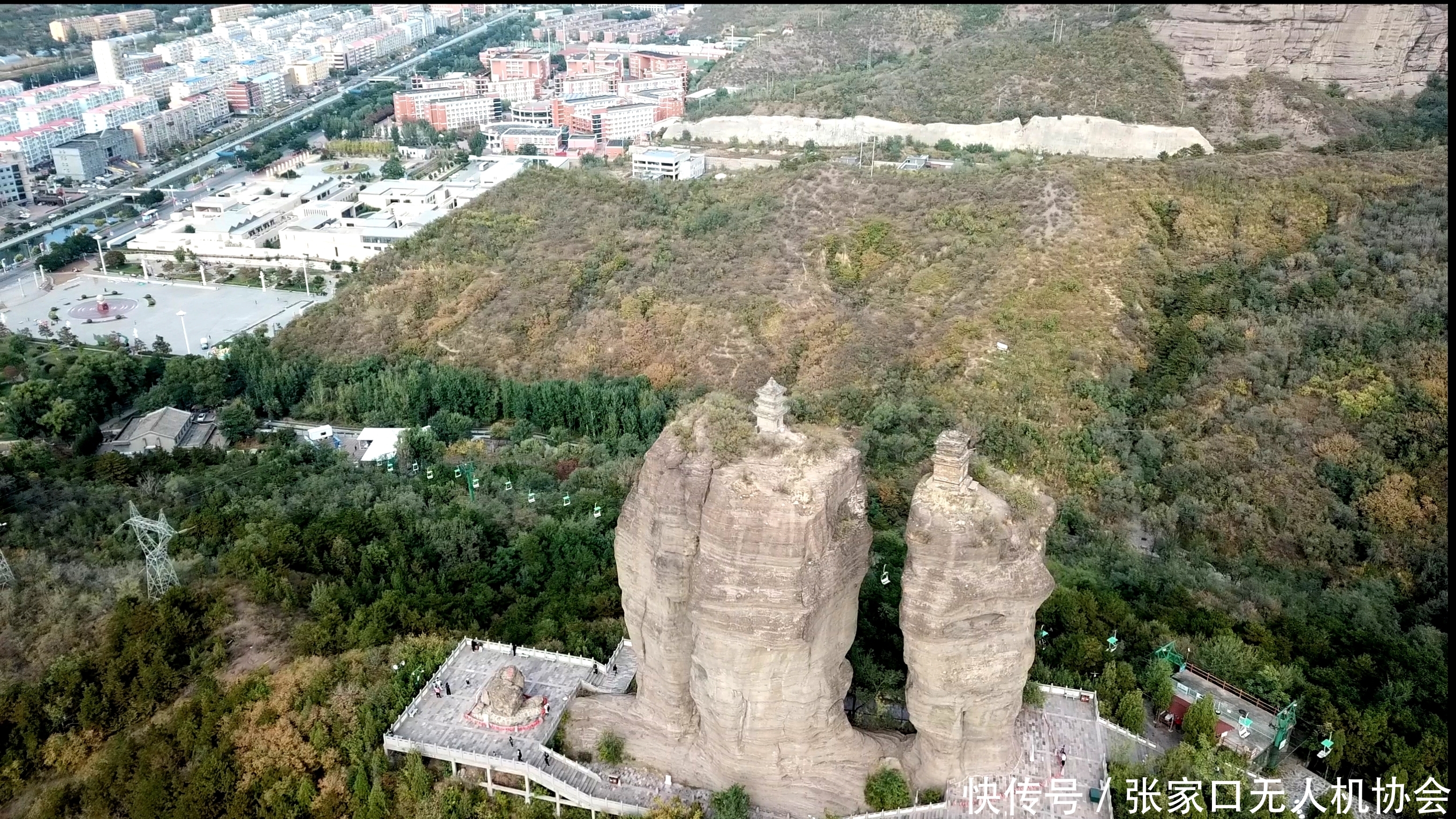 无人机航拍承德神奇的双塔山