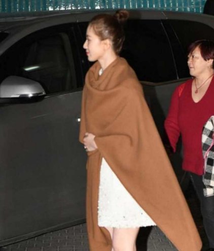 刘诗诗孕后首亮相，肤白貌美身材依旧，网友惊叹:比以前更美了