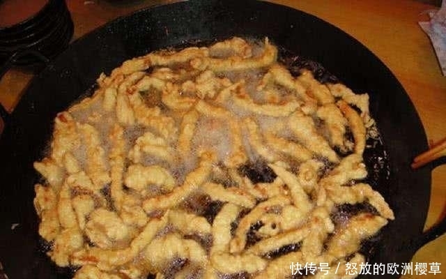 「面糊」炸酥肉时,调面糊别只会加水!多加一点它,酥肉又香又脆,酥掉渣