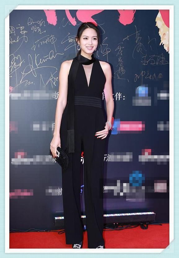 本以为张梓琳穿连体裤大长腿无人能敌，可看到惠若琪，我沉默了！