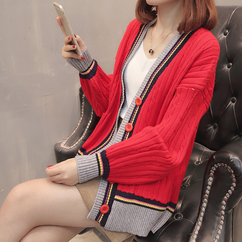 立秋后，45岁老婆买秋装约会穿，上身显瘦显嫩，看着就像小姑娘