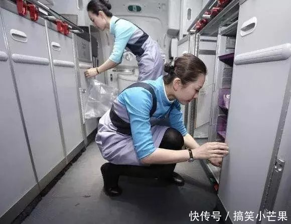 为什么空姐夏天要统一穿配丝袜？我认为还有别的原因