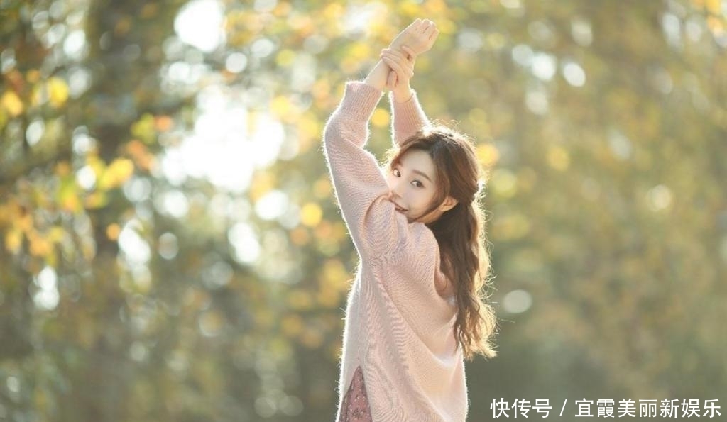 【写真】美女街拍:优雅知性美女丽质清爽写真