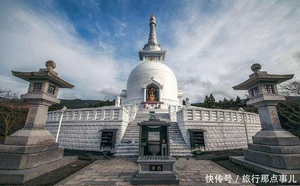 中国游客去日本，主动给公交车老人让座！还被公交车老人“指点”