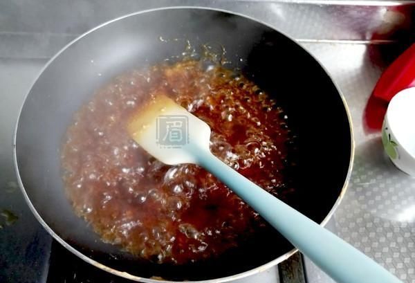  『奶茶』这是《穷人的阿胶》。妈妈每天必须喝一杯。它能养气养血。她50岁还不老