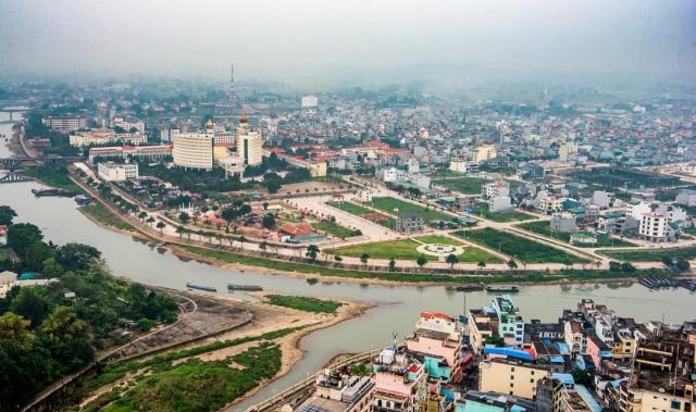 广西越南仅隔一座桥，本以为对岸很落后，实际上很繁华！