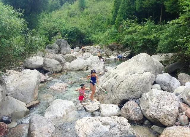 成都近郊一个小城，藏着7个耍水圣地，还全都没有门票！