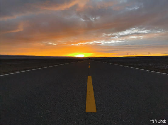 万里西游川甘青新第16天穿越大柴旦盐碱荒漠无人区游水上雅丹