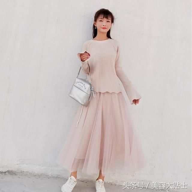 谁说秋季就一定穿长裤？穿网纱裙美出新高度！仙美无敌