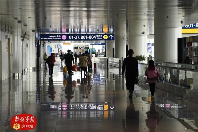 『武汉天河机场』解放军报记者全景式记录武汉解封
