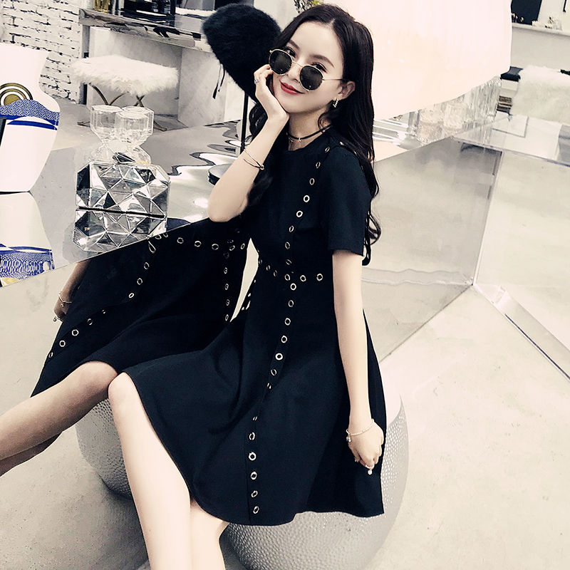 专为小个子女生准备的日系连衣裙，清新又减龄，穿出你不一样的美