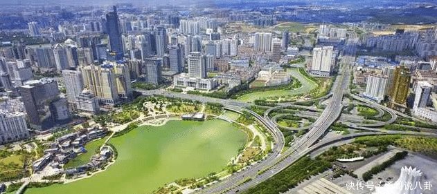 广西要是想做大做强首府南宁，那么与该城市合并是“势在必行”的