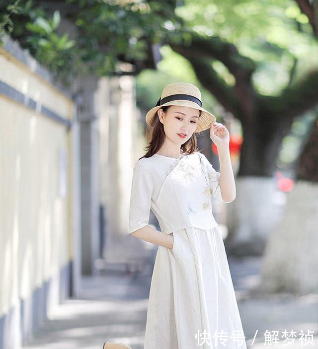 “颜值”颇高的中国风连衣裙,今夏穿出如诗画般的纯美气质!